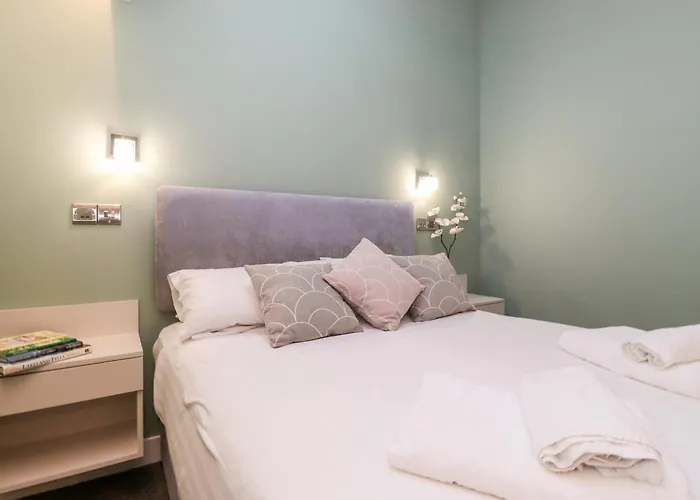 Fenty's * Windermere