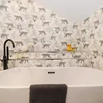 Fenty's Уиндермир